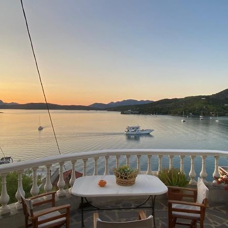 Kasteli Suite Poros Town Extérieur photo