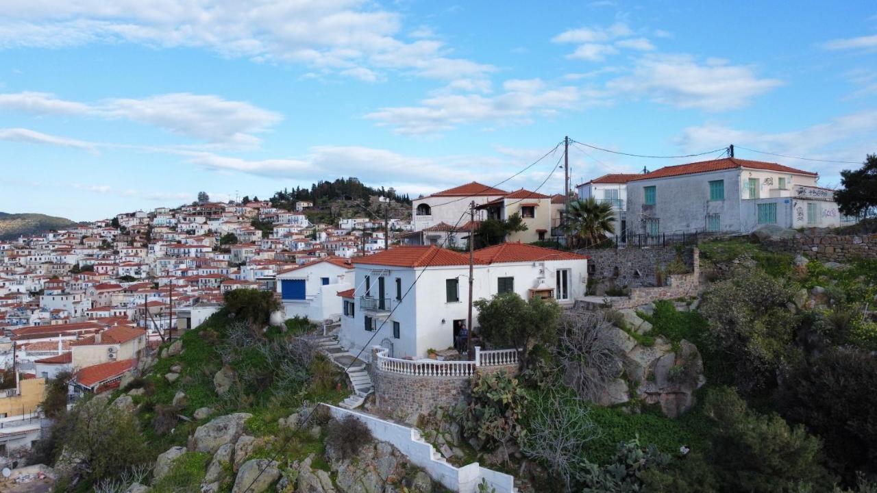 Kasteli Suite Poros Town Extérieur photo