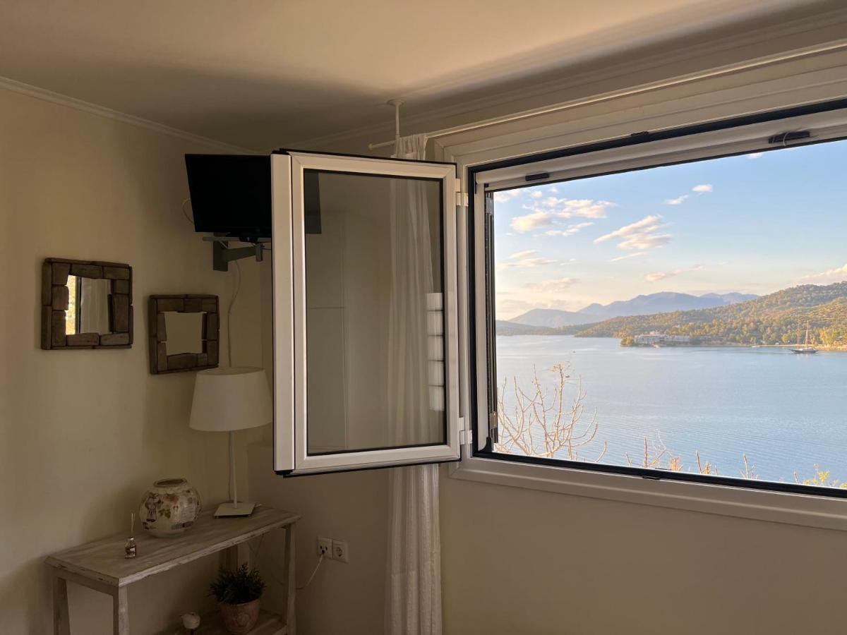 Kasteli Suite Poros Town Extérieur photo