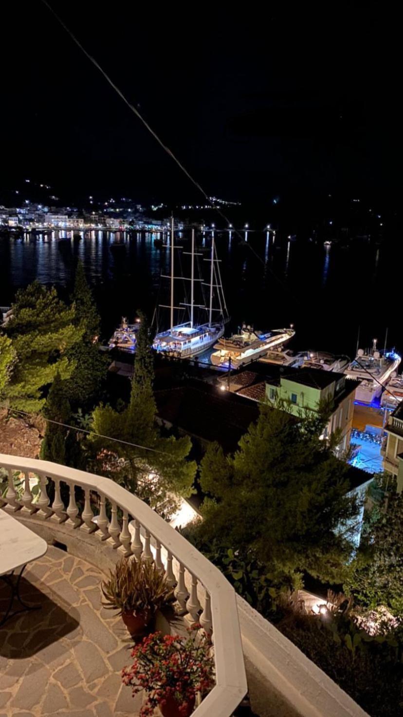 Kasteli Suite Poros Town Extérieur photo