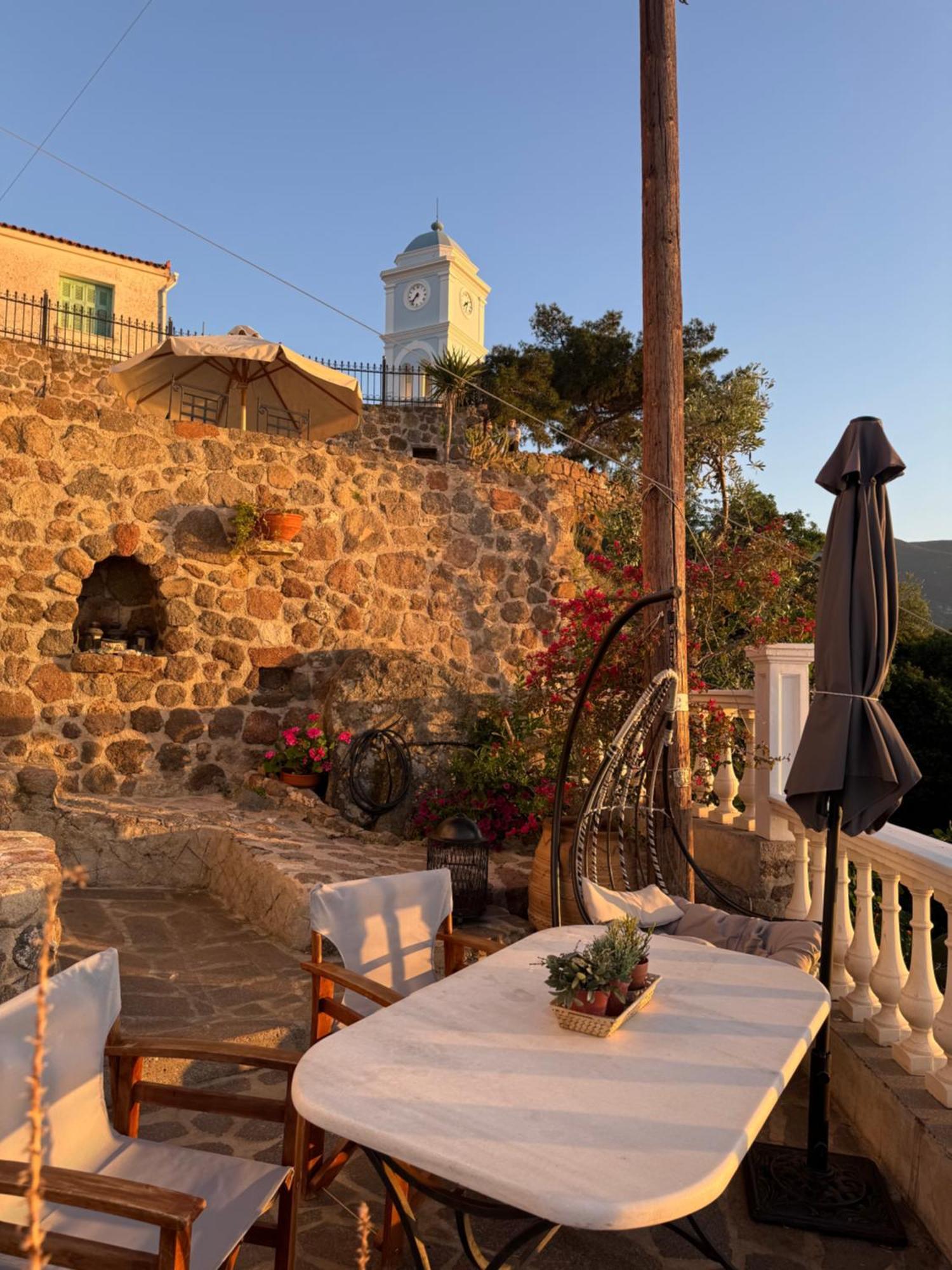 Kasteli Suite Poros Town Extérieur photo